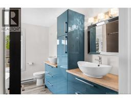 4pc Ensuite bath - 16 Parkplace Lane, Moncton, NB E1A9N2 Photo 14