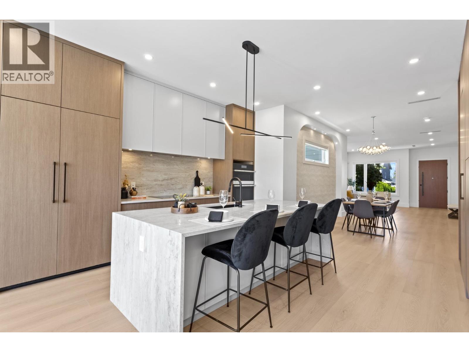 1 6992 BURFORD STREET, Burnaby — photo 6