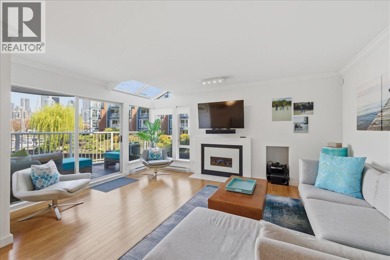 1523 MARINER WALK, Vancouver