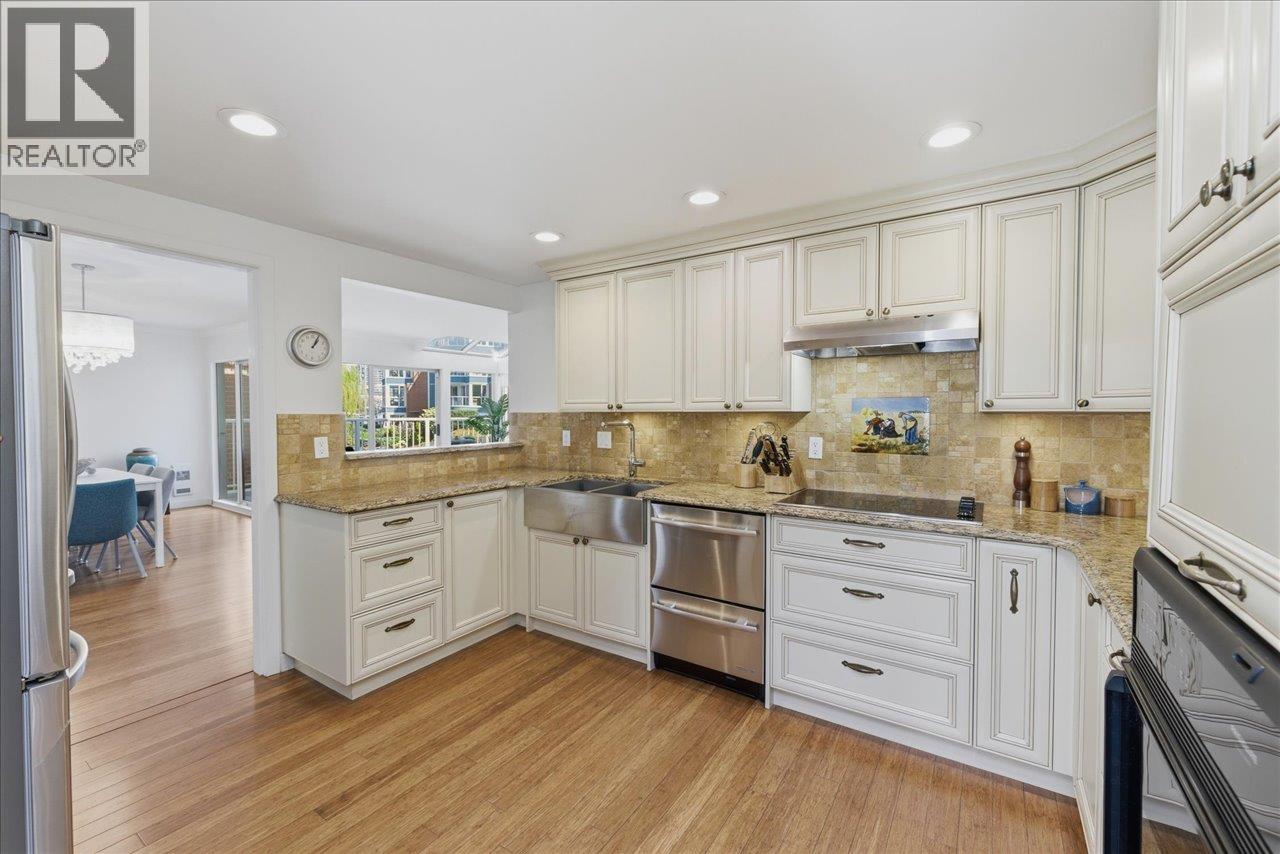 1523 MARINER WALK, Vancouver