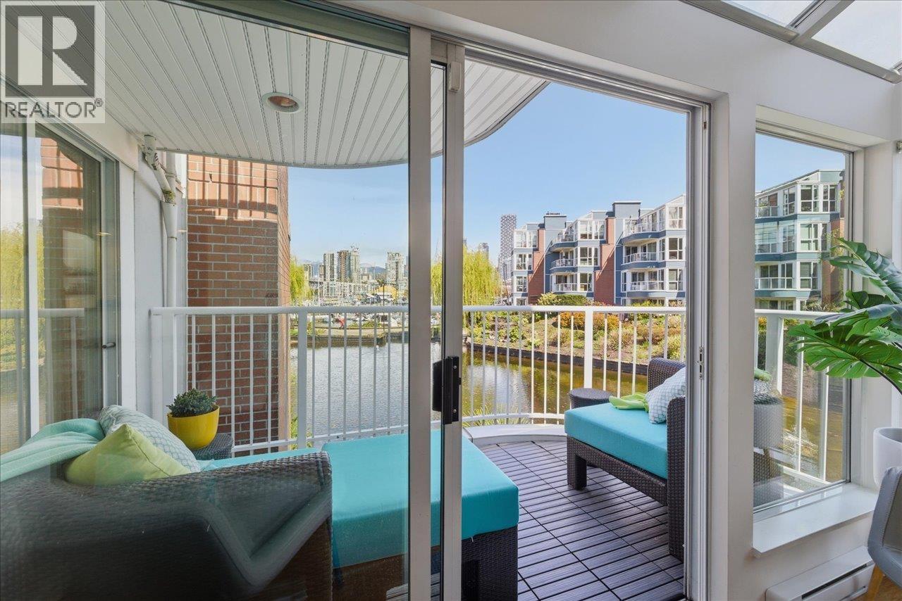 1523 MARINER WALK, Vancouver