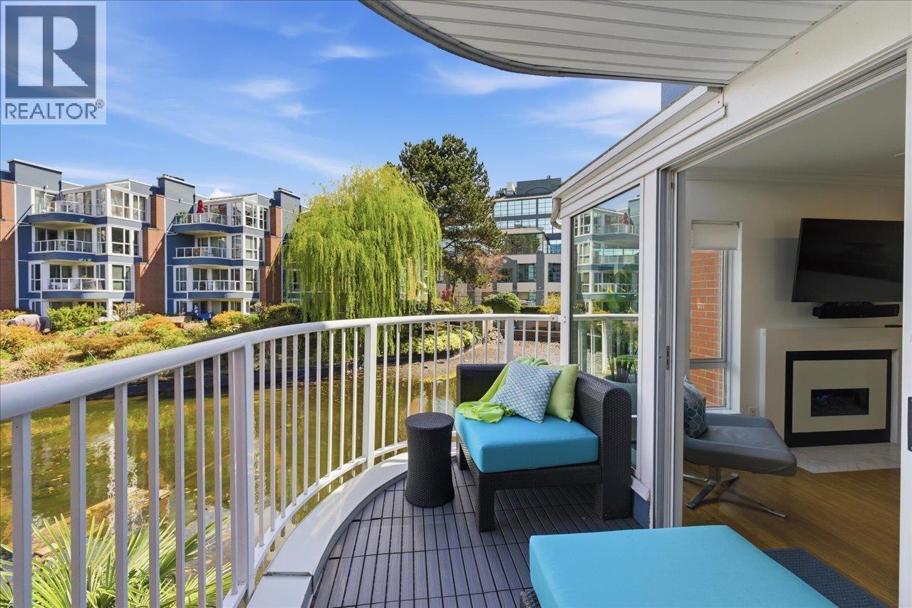 1523 MARINER WALK, Vancouver