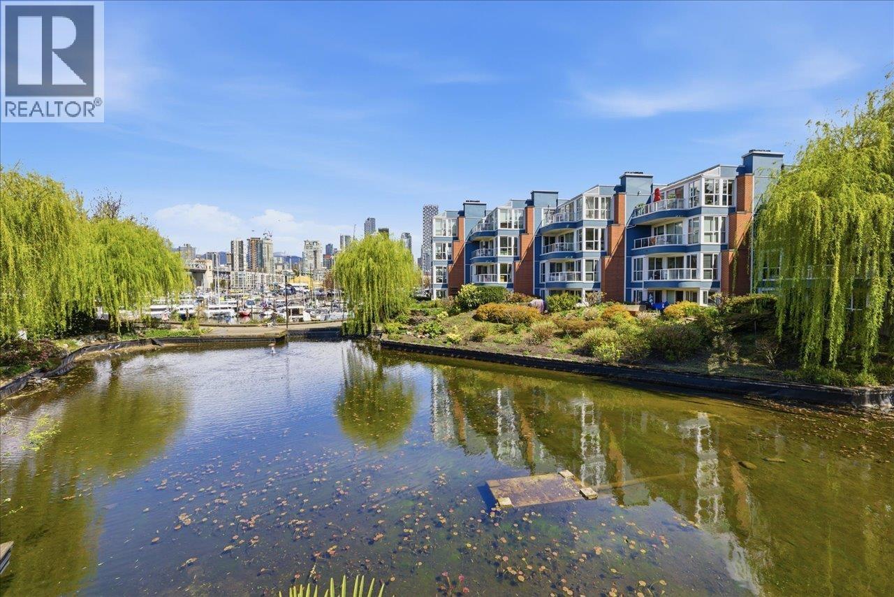 1523 MARINER WALK, Vancouver
