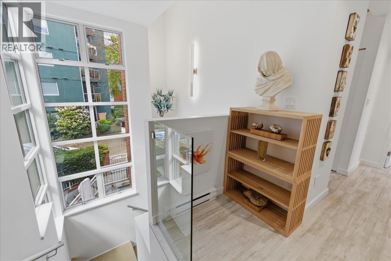1523 MARINER WALK, Vancouver