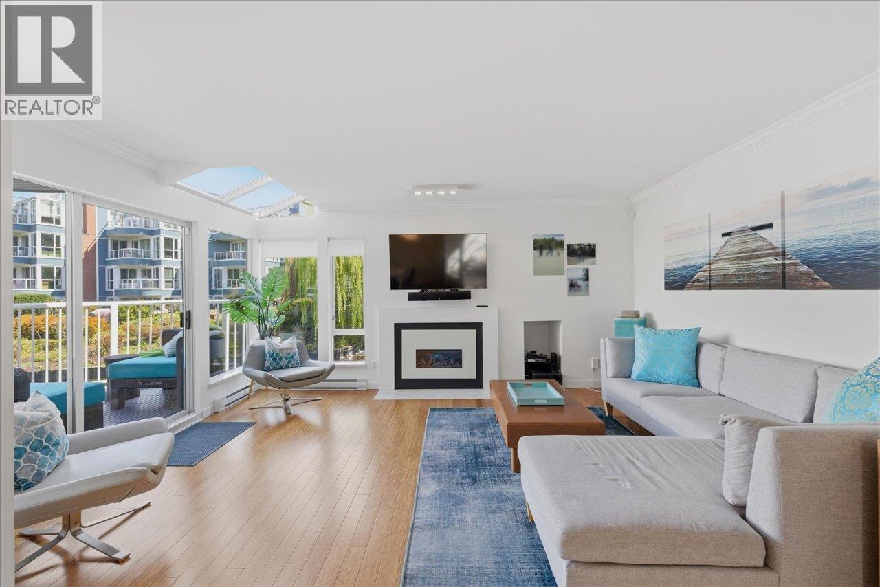 1523 MARINER WALK, Vancouver