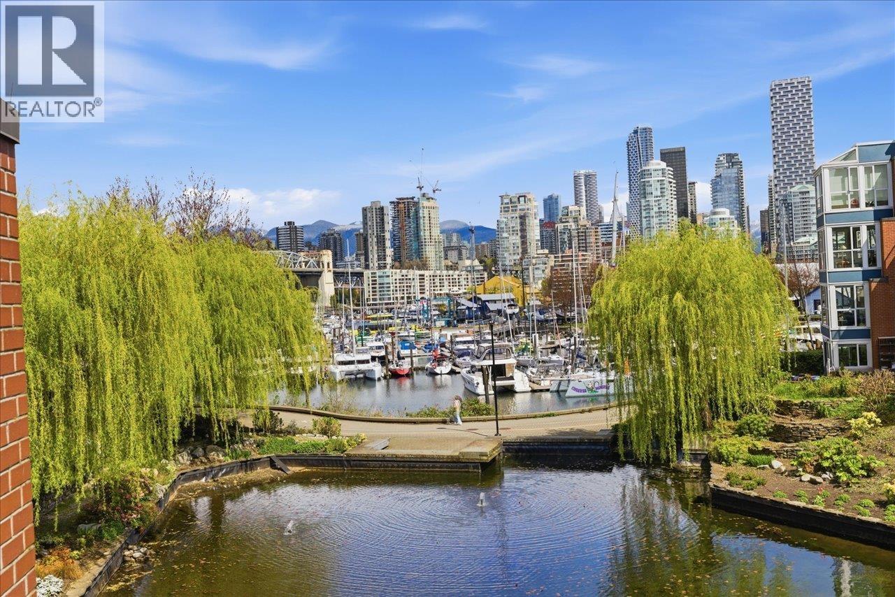 1523 MARINER WALK, Vancouver