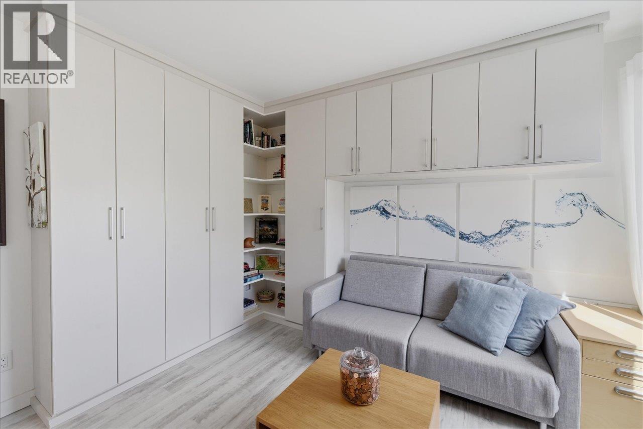 1523 MARINER WALK, Vancouver