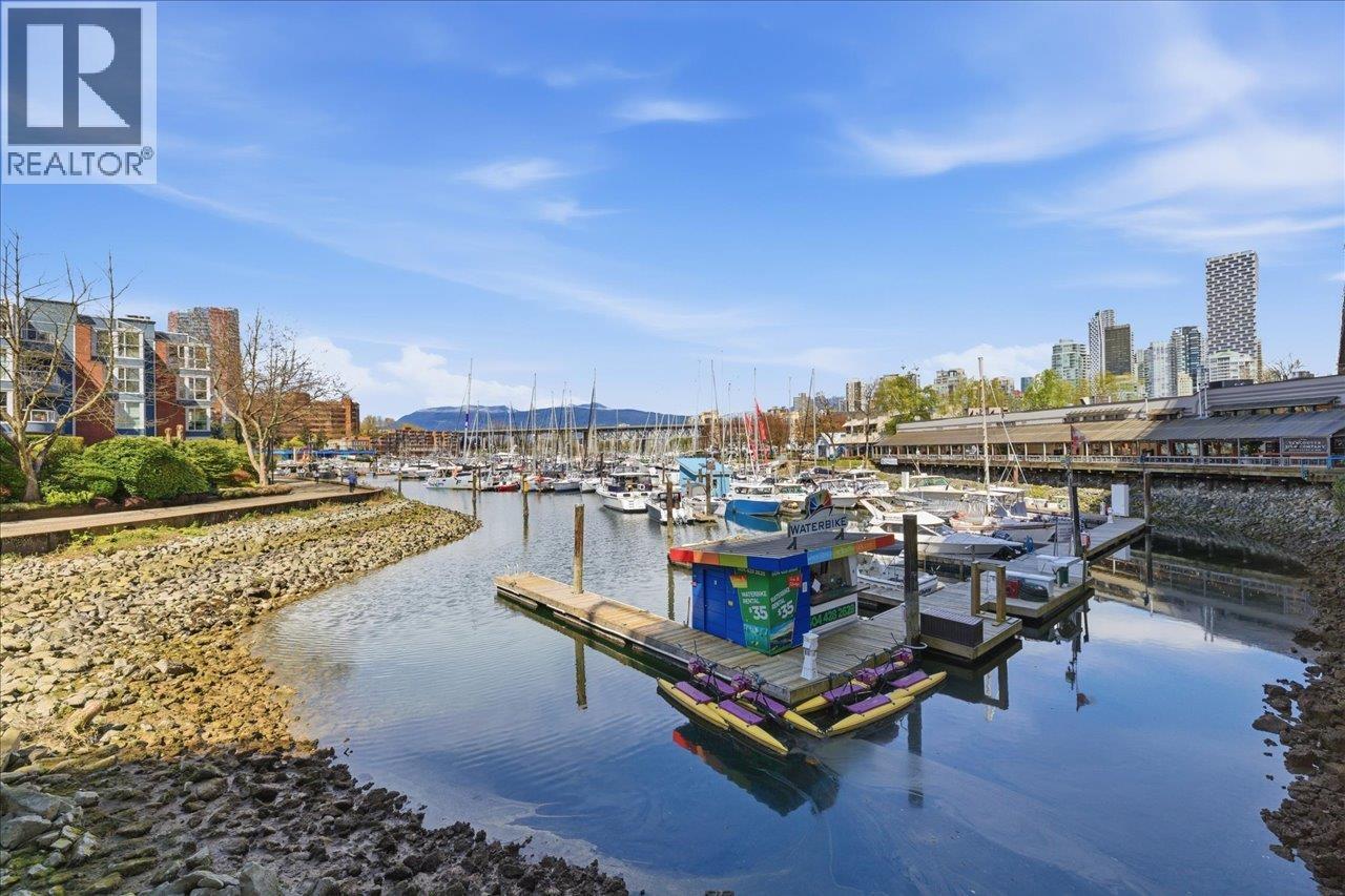 1523 MARINER WALK, Vancouver