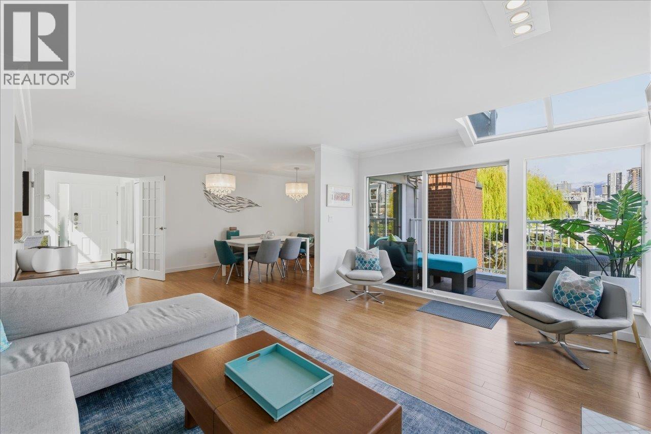 1523 MARINER WALK, Vancouver