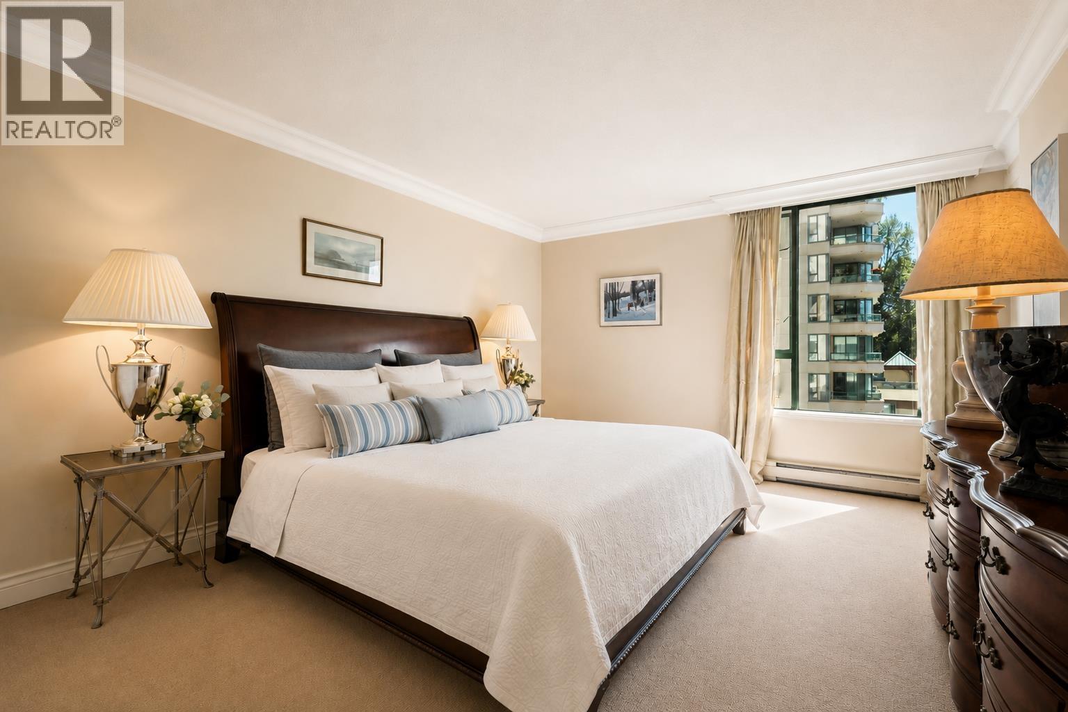 4B 328 TAYLOR WAY, West Vancouver