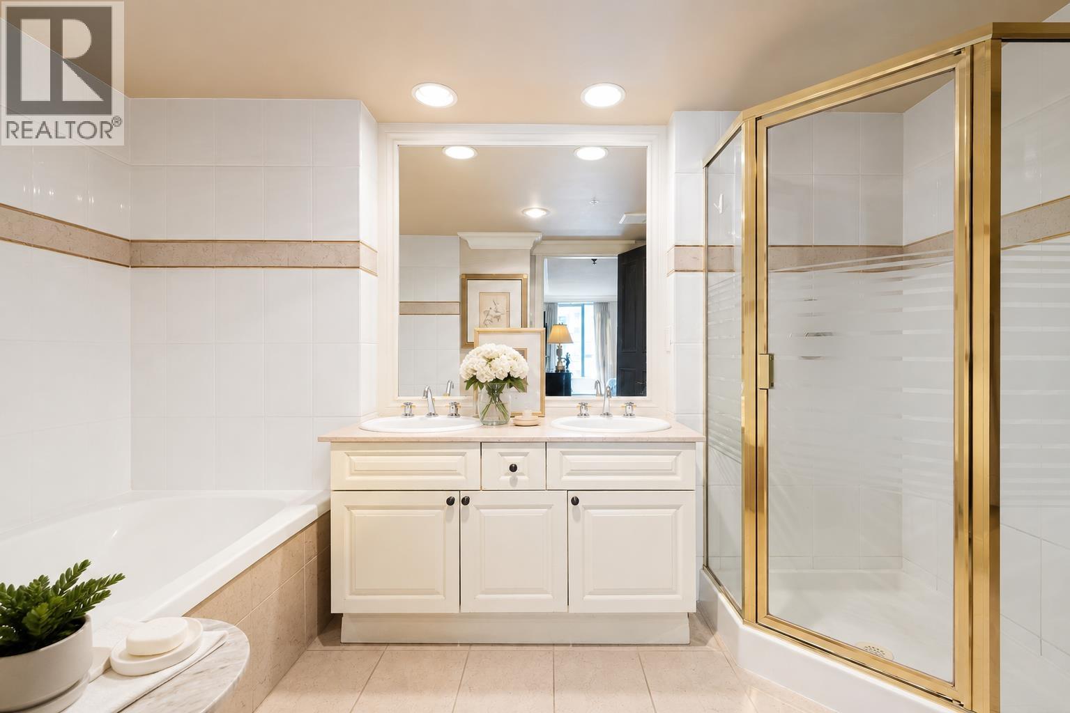 4B 328 TAYLOR WAY, West Vancouver