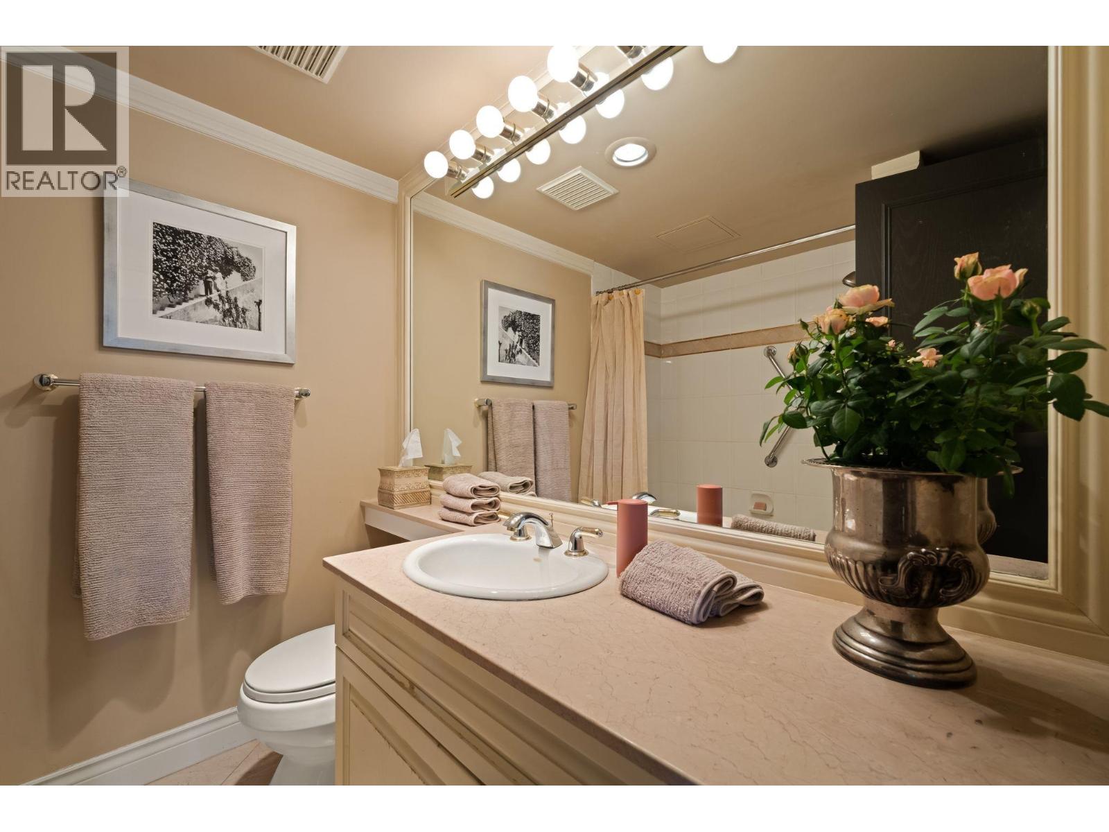 4B 328 TAYLOR WAY, West Vancouver