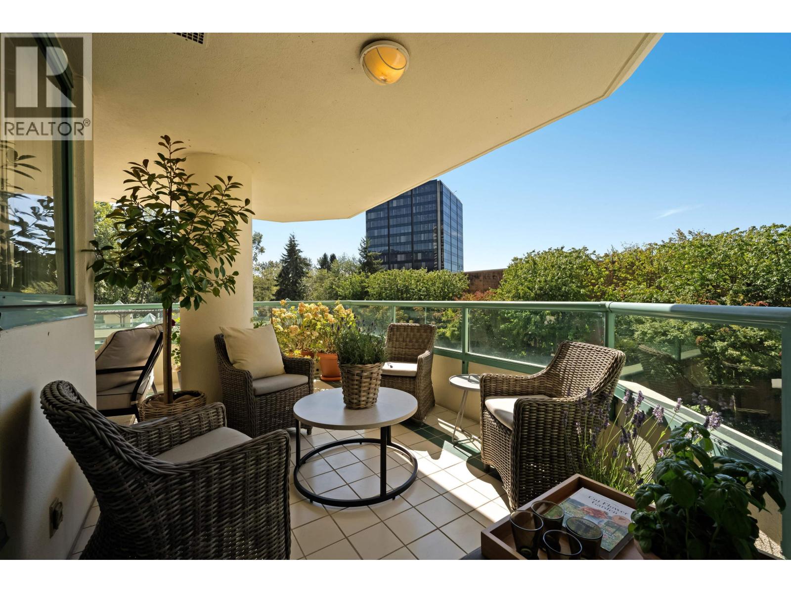 4B 328 TAYLOR WAY, West Vancouver