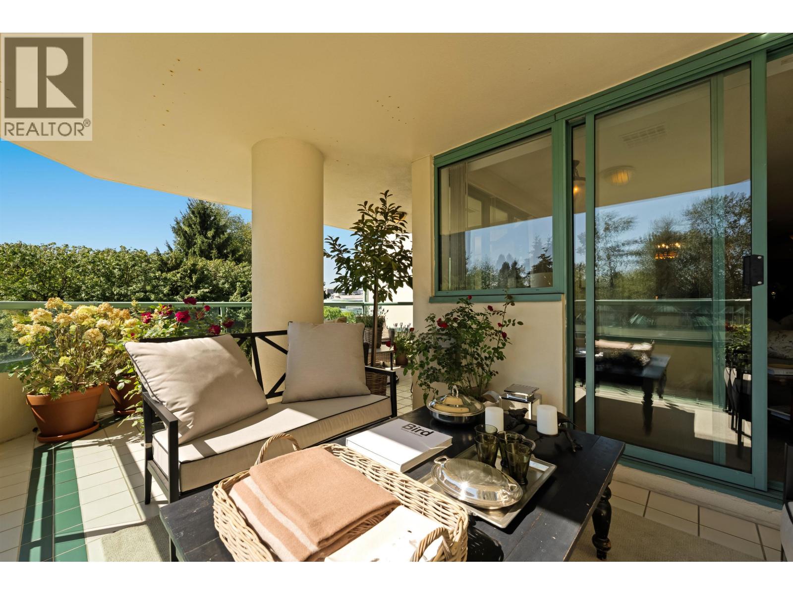 4B 328 TAYLOR WAY, West Vancouver