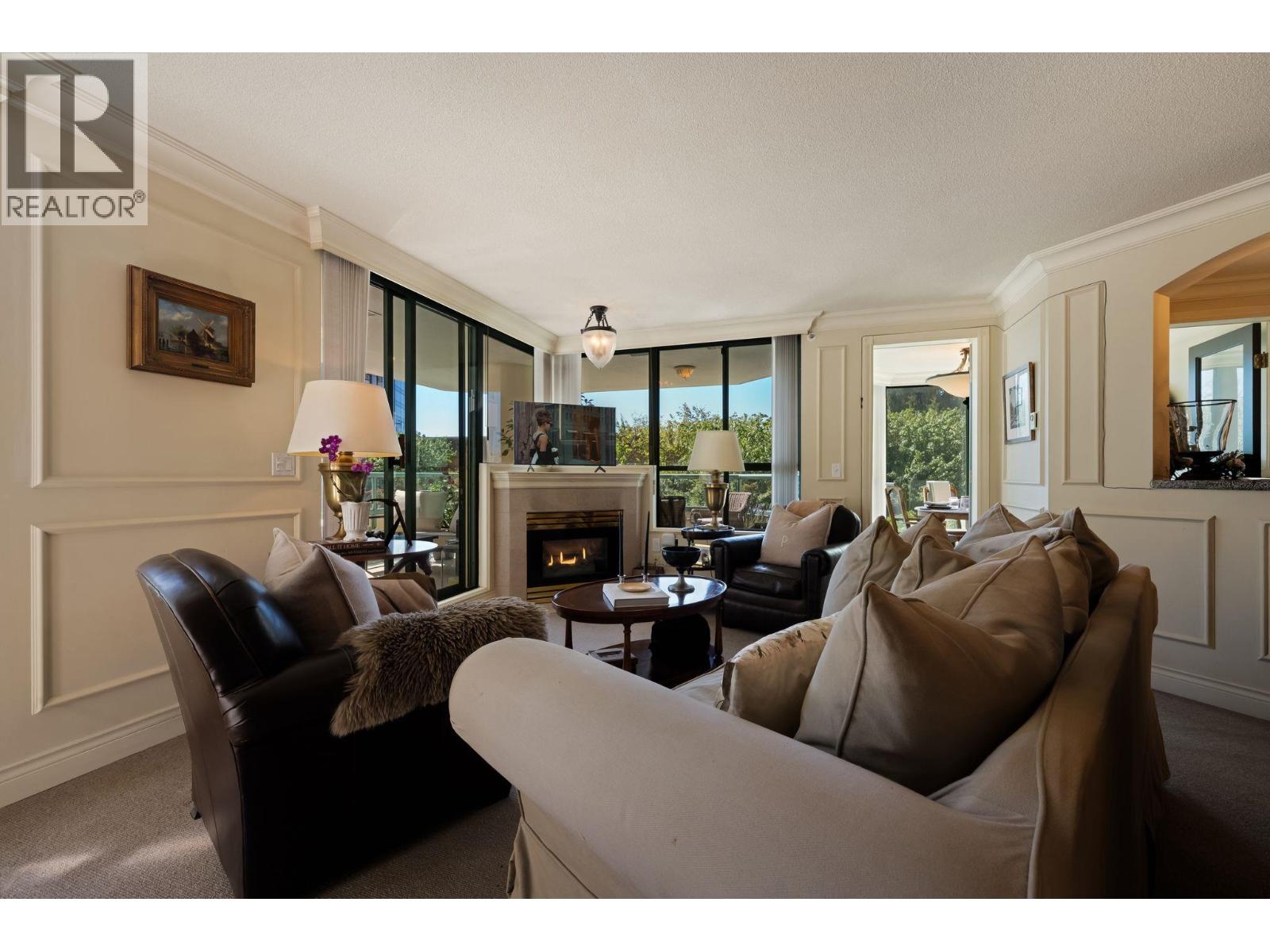 4B 328 TAYLOR WAY, West Vancouver