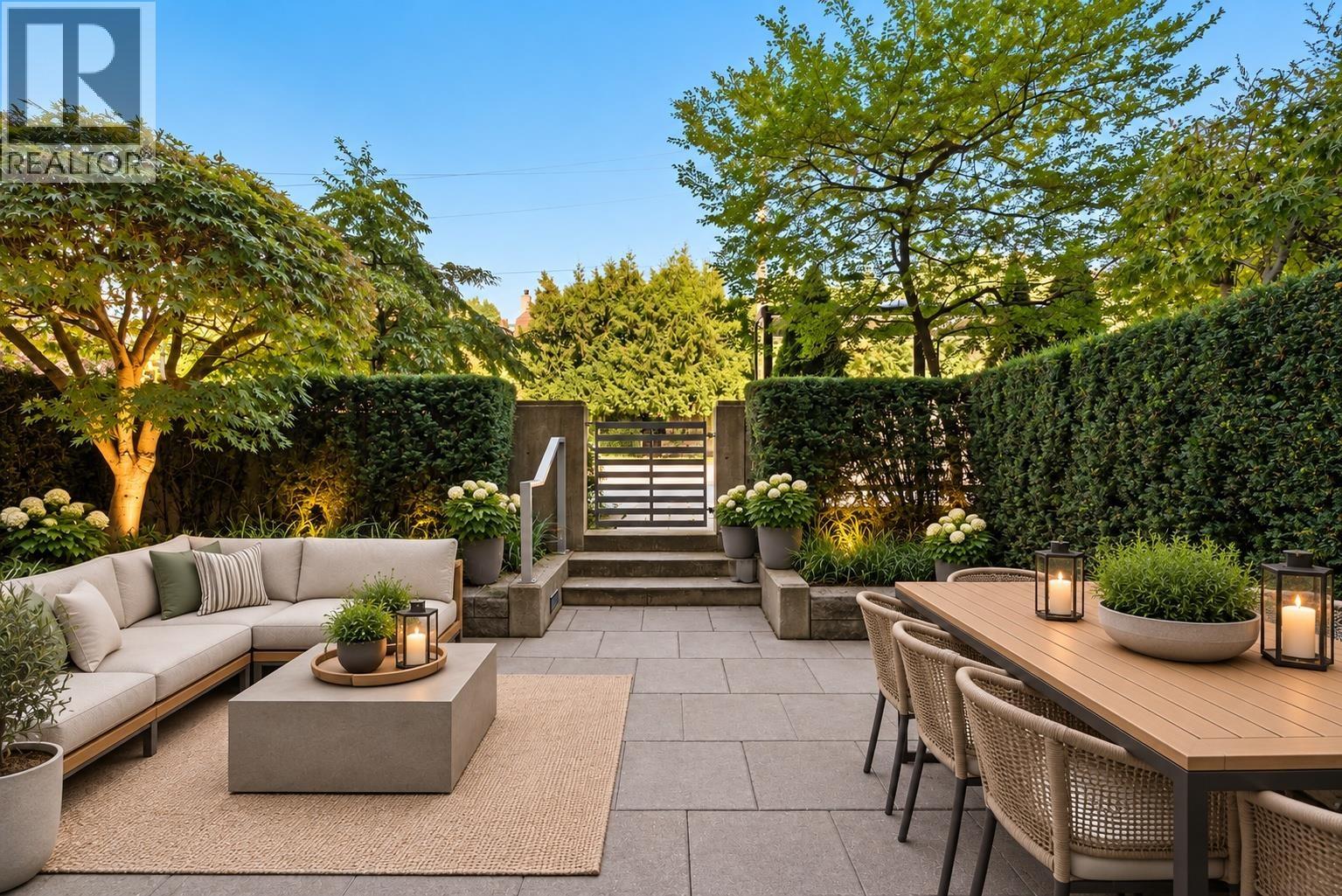 108 221 E 3RD STREET, North Vancouver