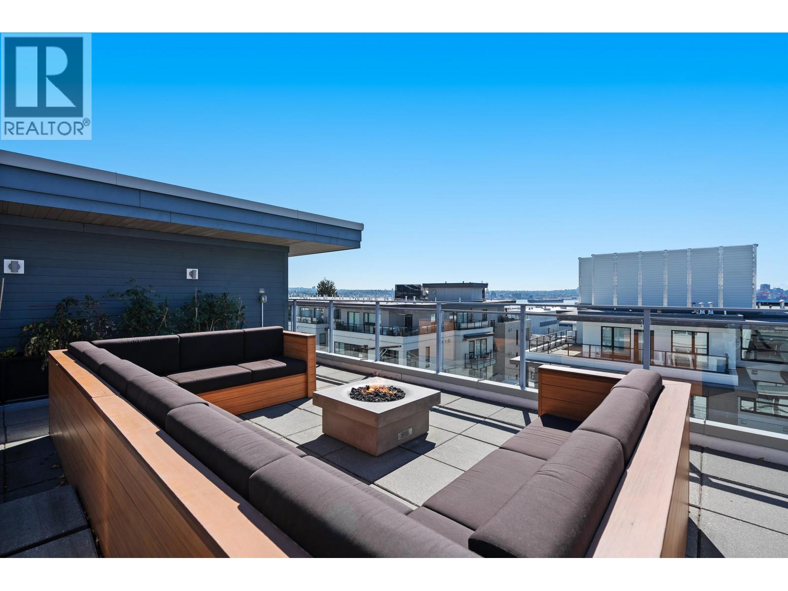 108 221 E 3RD STREET, North Vancouver