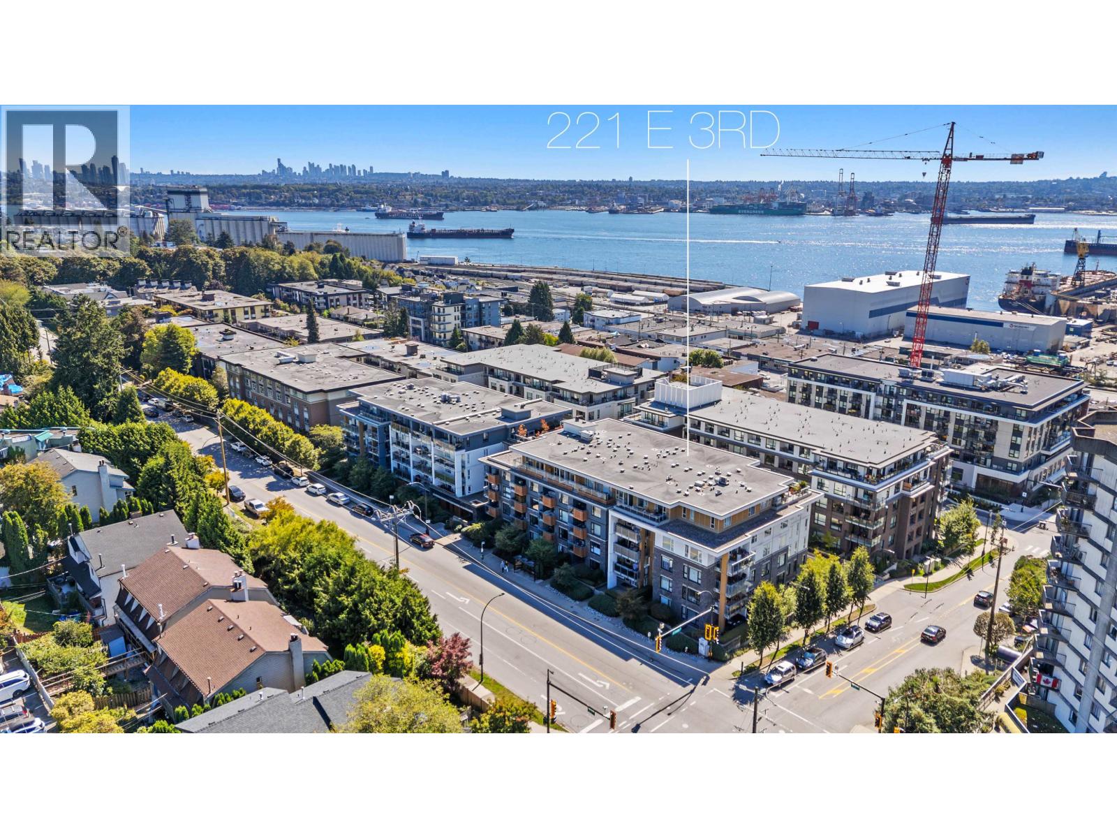 108 221 E 3RD STREET, North Vancouver