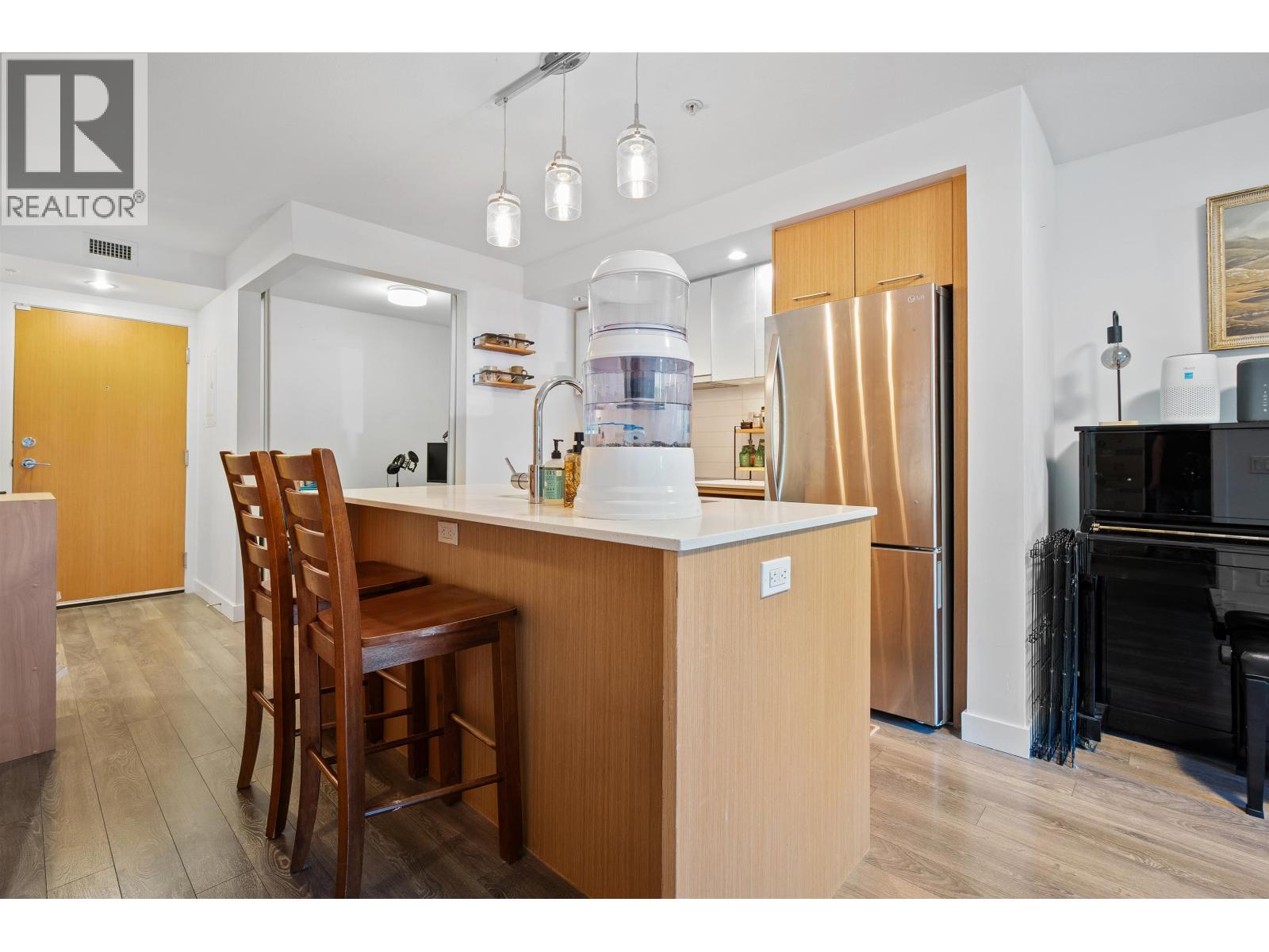 108 221 E 3RD STREET, North Vancouver
