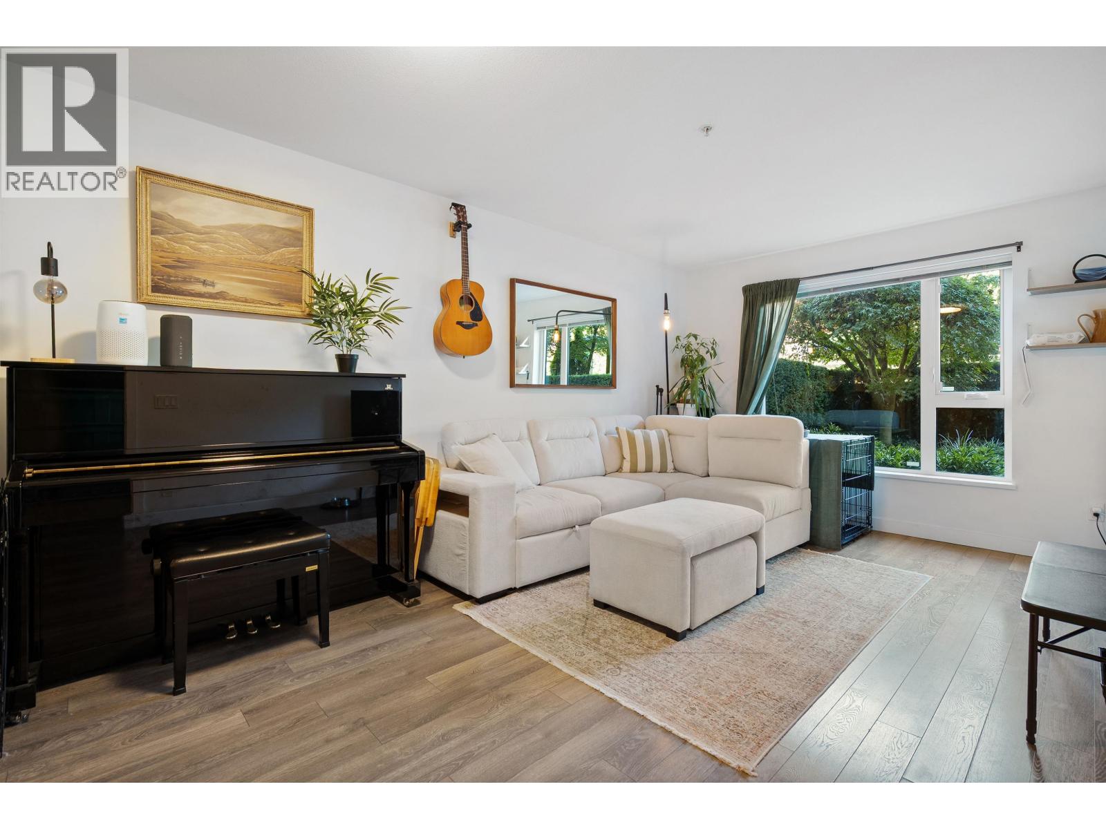 108 221 E 3RD STREET, North Vancouver
