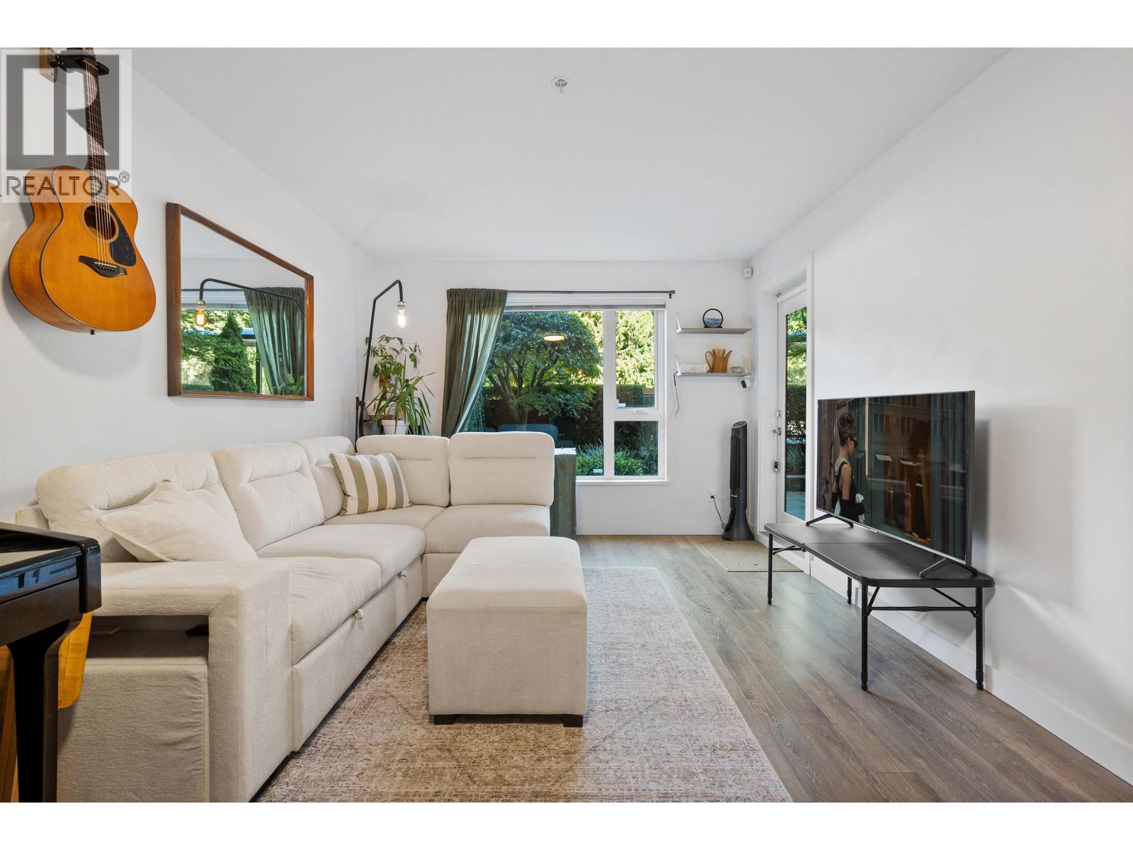 108 221 E 3RD STREET, North Vancouver