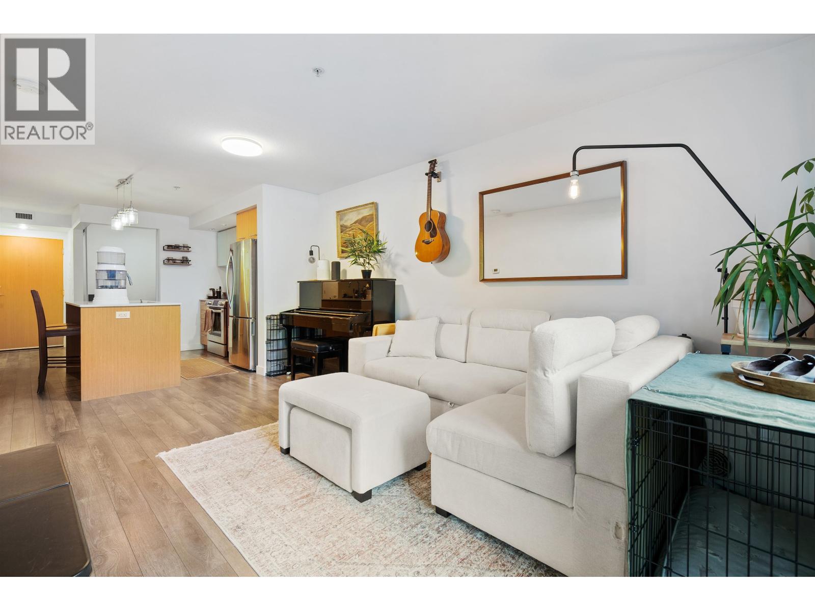 108 221 E 3RD STREET, North Vancouver