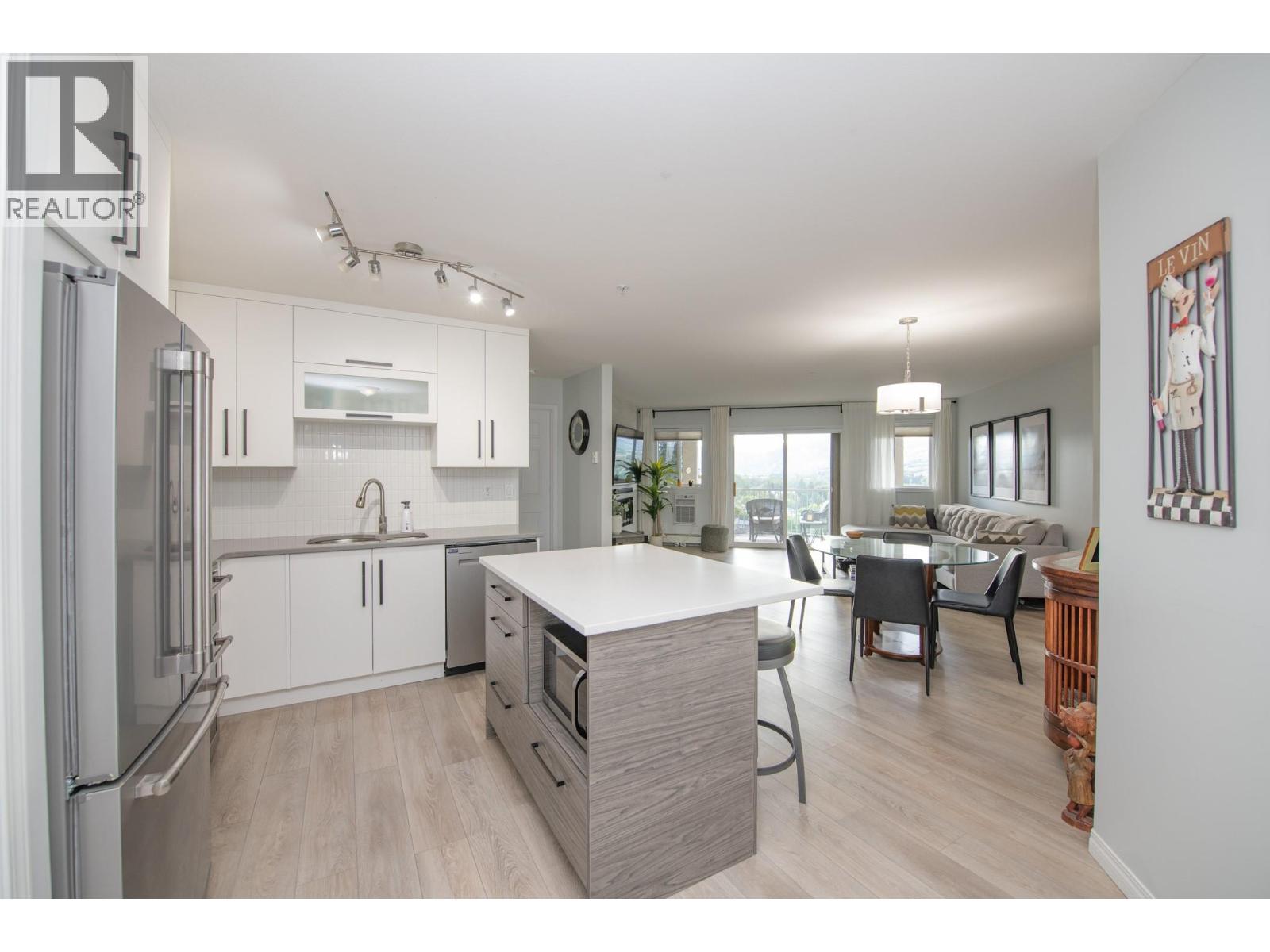 #215 4900 Okanagan Avenue - 10