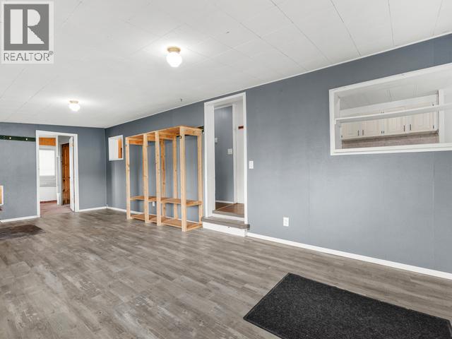 121-986 RANGE ROAD - 15