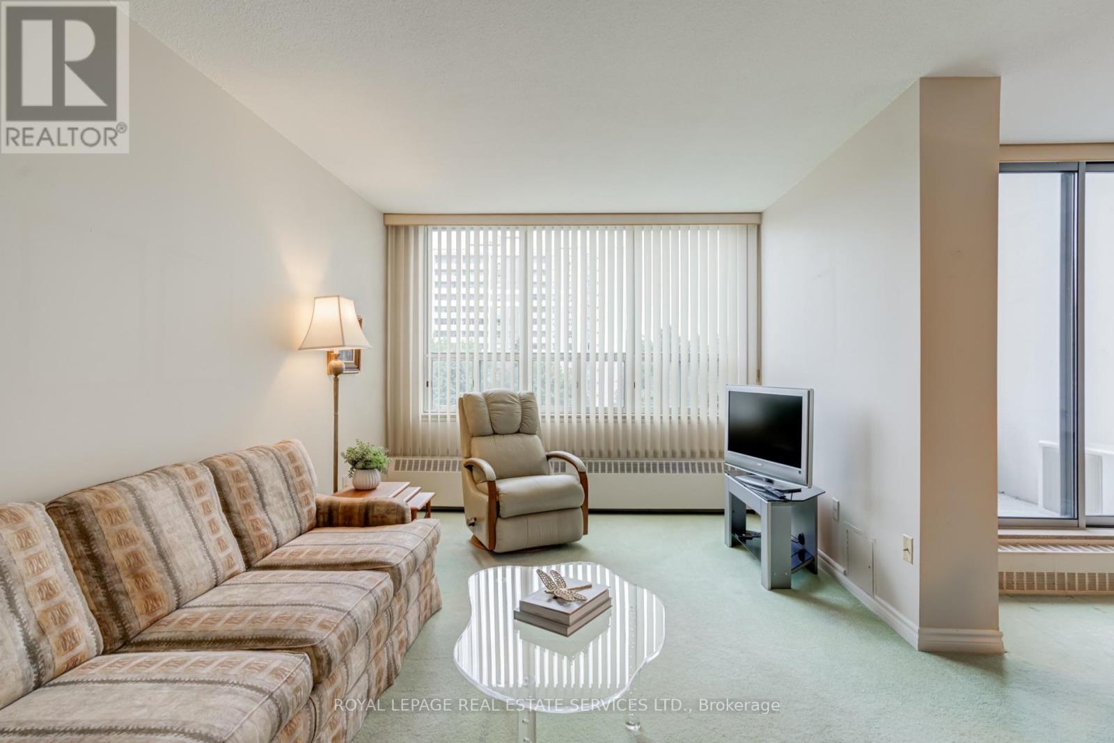 #406 35 ORMSKIRK AVENUE - 4