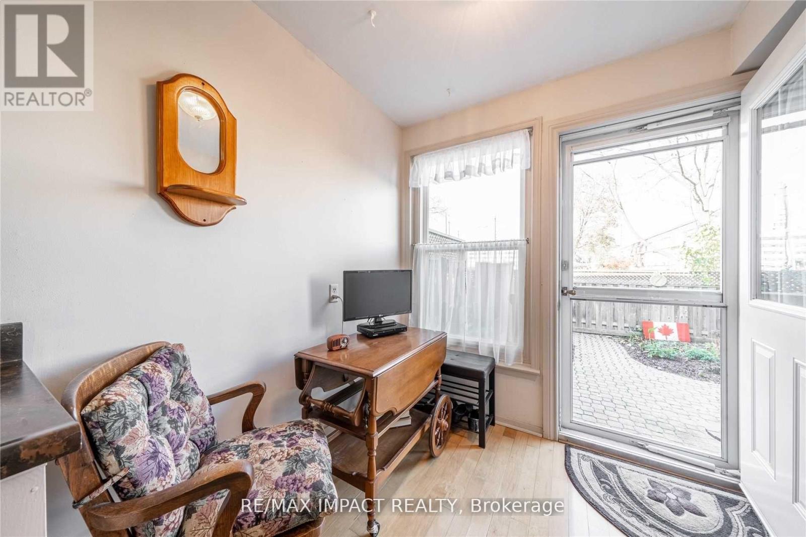 #28 33 TAUNTON ROAD - 11