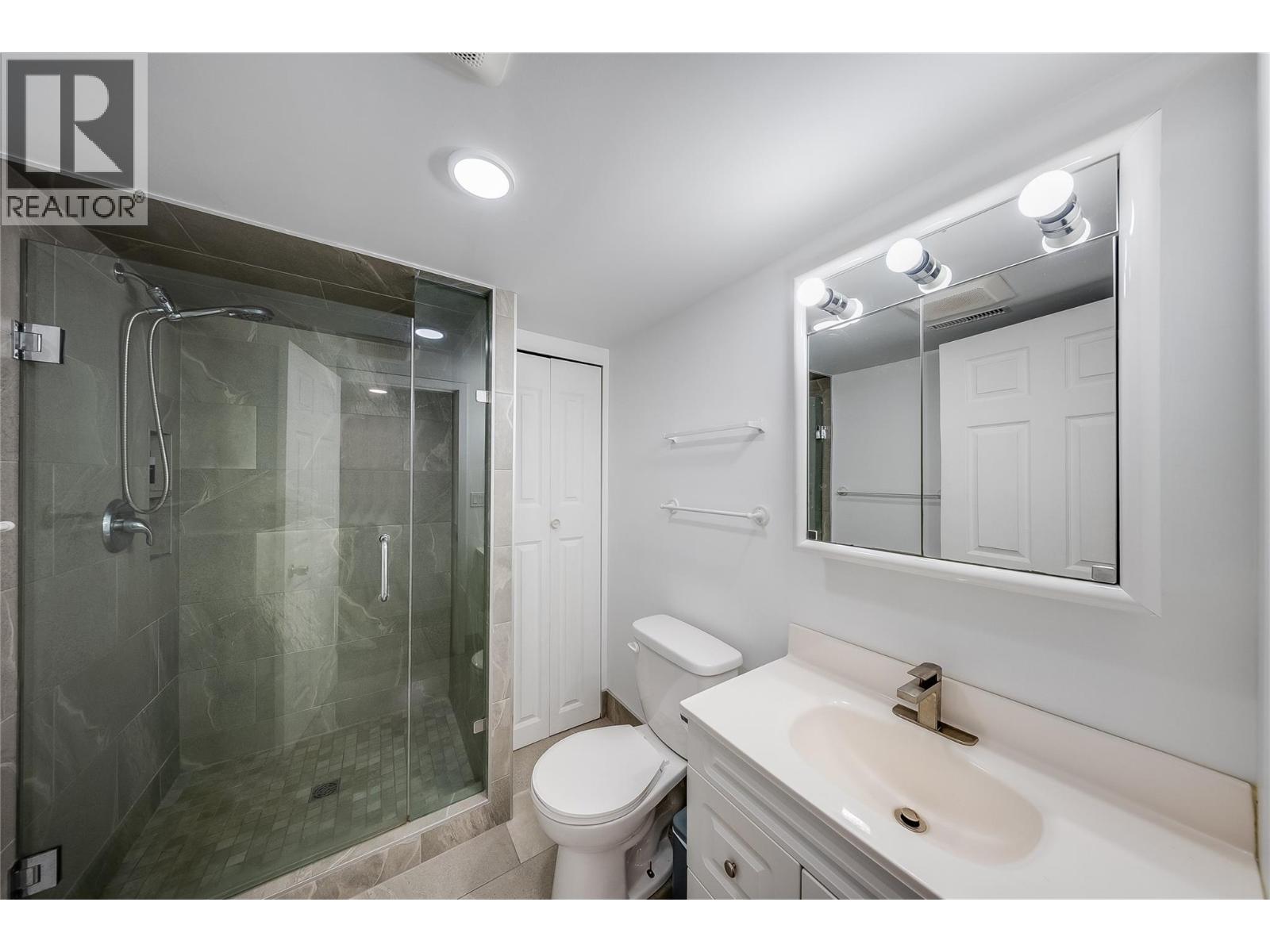 762 5th Avenue - 31