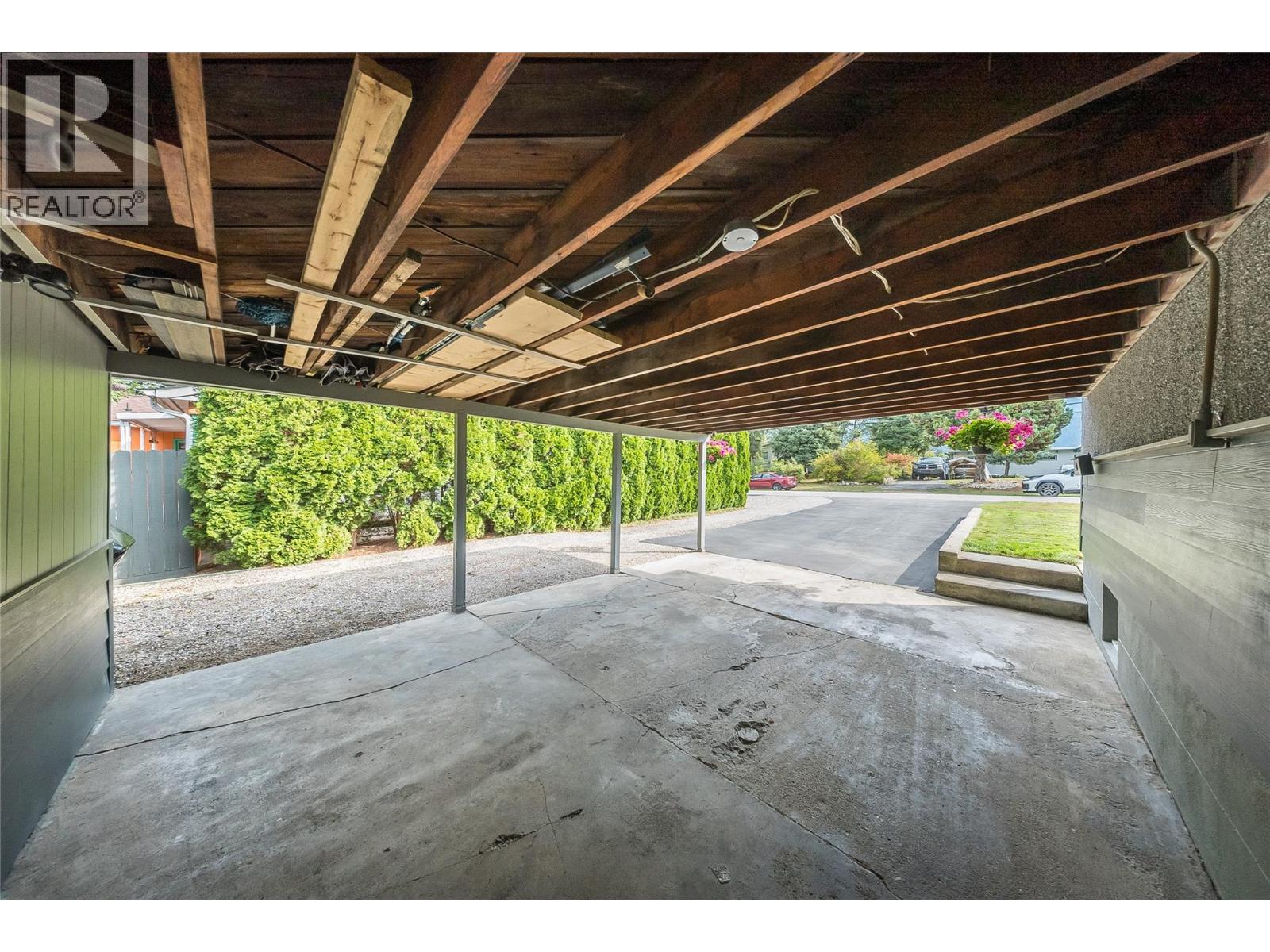 762 5th Avenue - 43