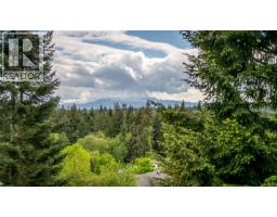 Entrance - 405 Rockland Rd, Campbell River, BC V9W1N7 Photo 12