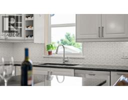 Kitchen - 405 Rockland Rd, Campbell River, BC V9W1N7 Photo 6