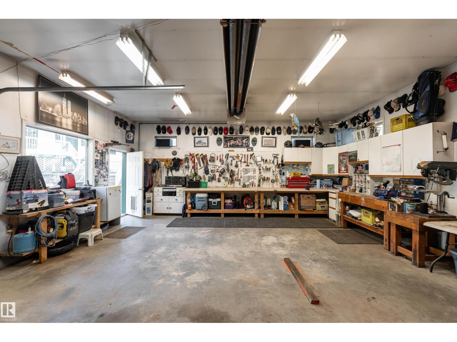#61 51109 RGE ROAD 220 - 56