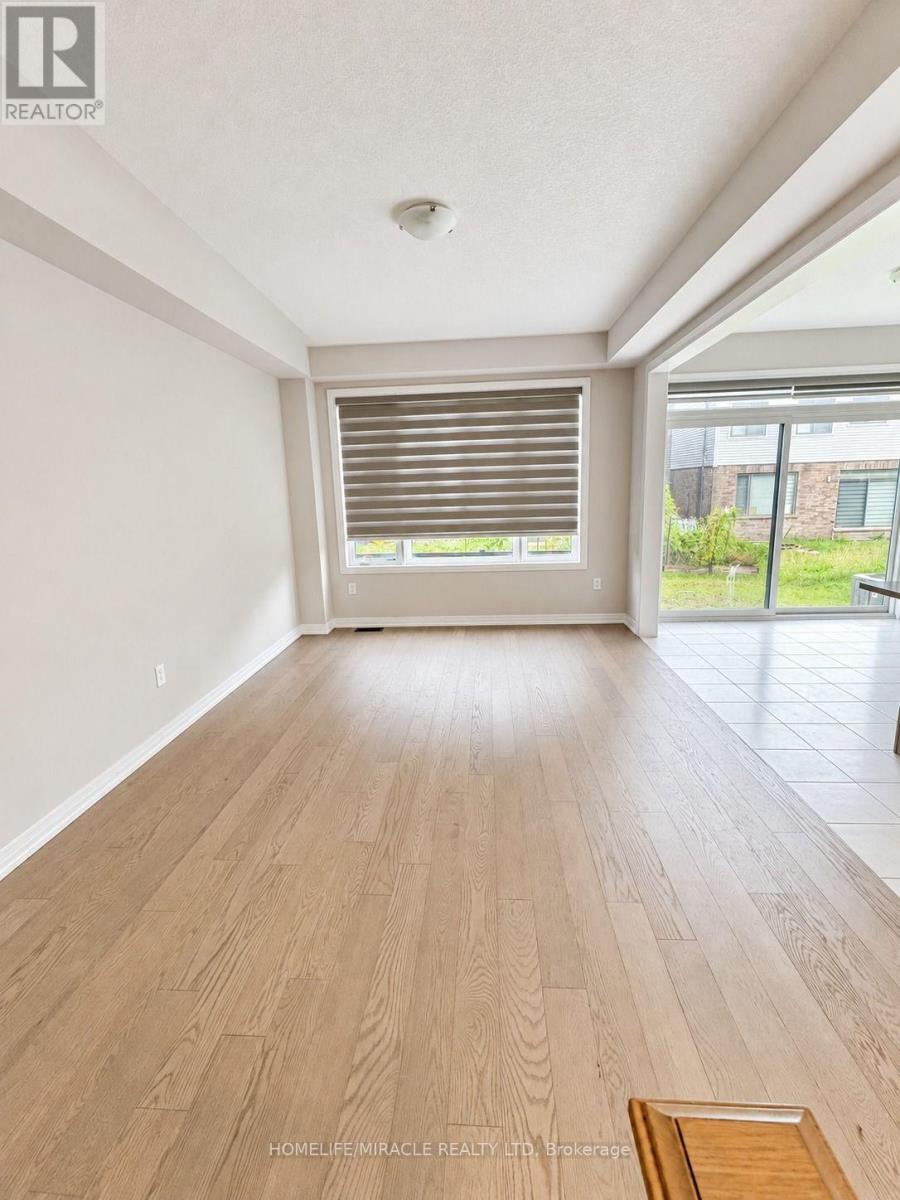 UPPER UNIT - 28 CROSSMORE CRESCENT, Cambridge — photo 2