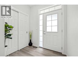 4pc Bathroom - 120 Carringford Road Nw, Calgary, AB T3P2H1 Photo 7