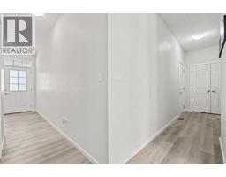 Kitchen - 120 Carringford Road Nw, Calgary, AB T3P2H1 Photo 16