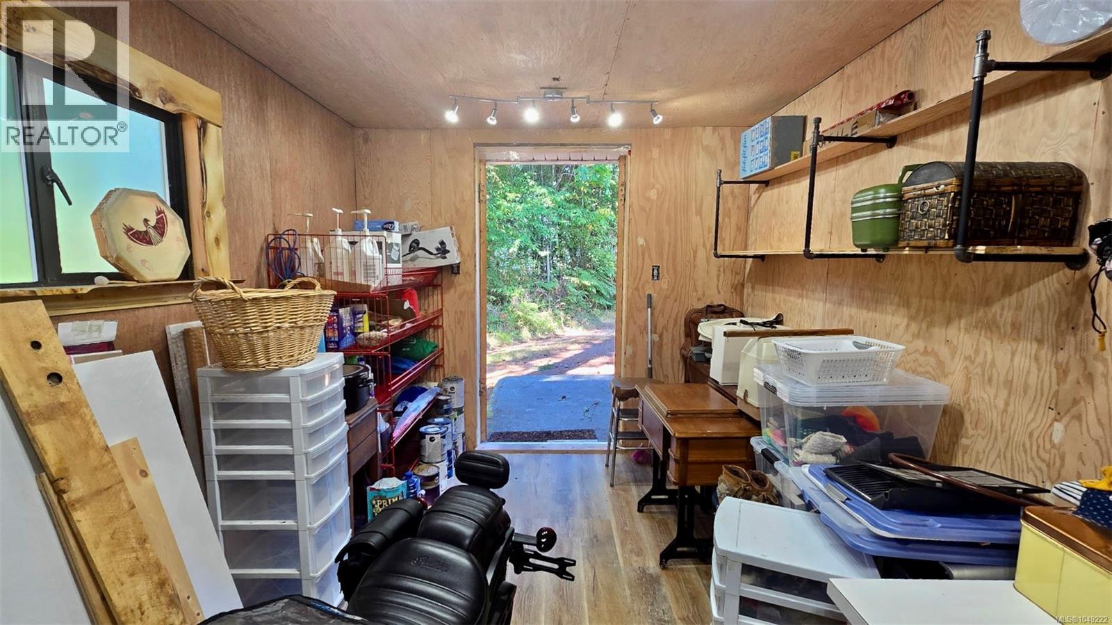 #11 6225 Lugrin Rd - 19
