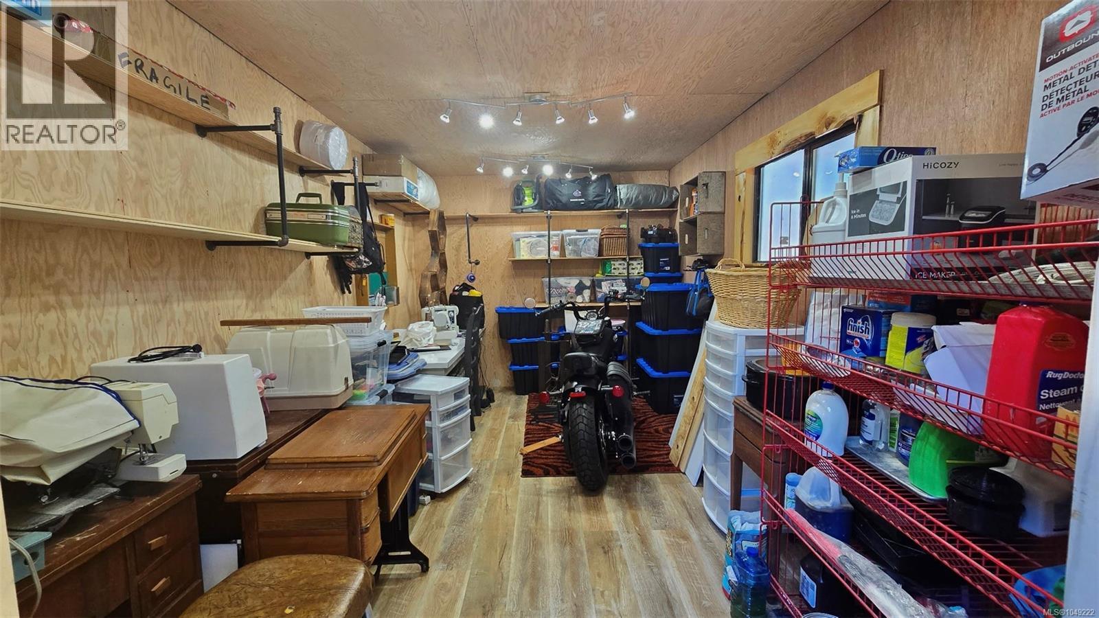 #11 6225 Lugrin Rd - 18