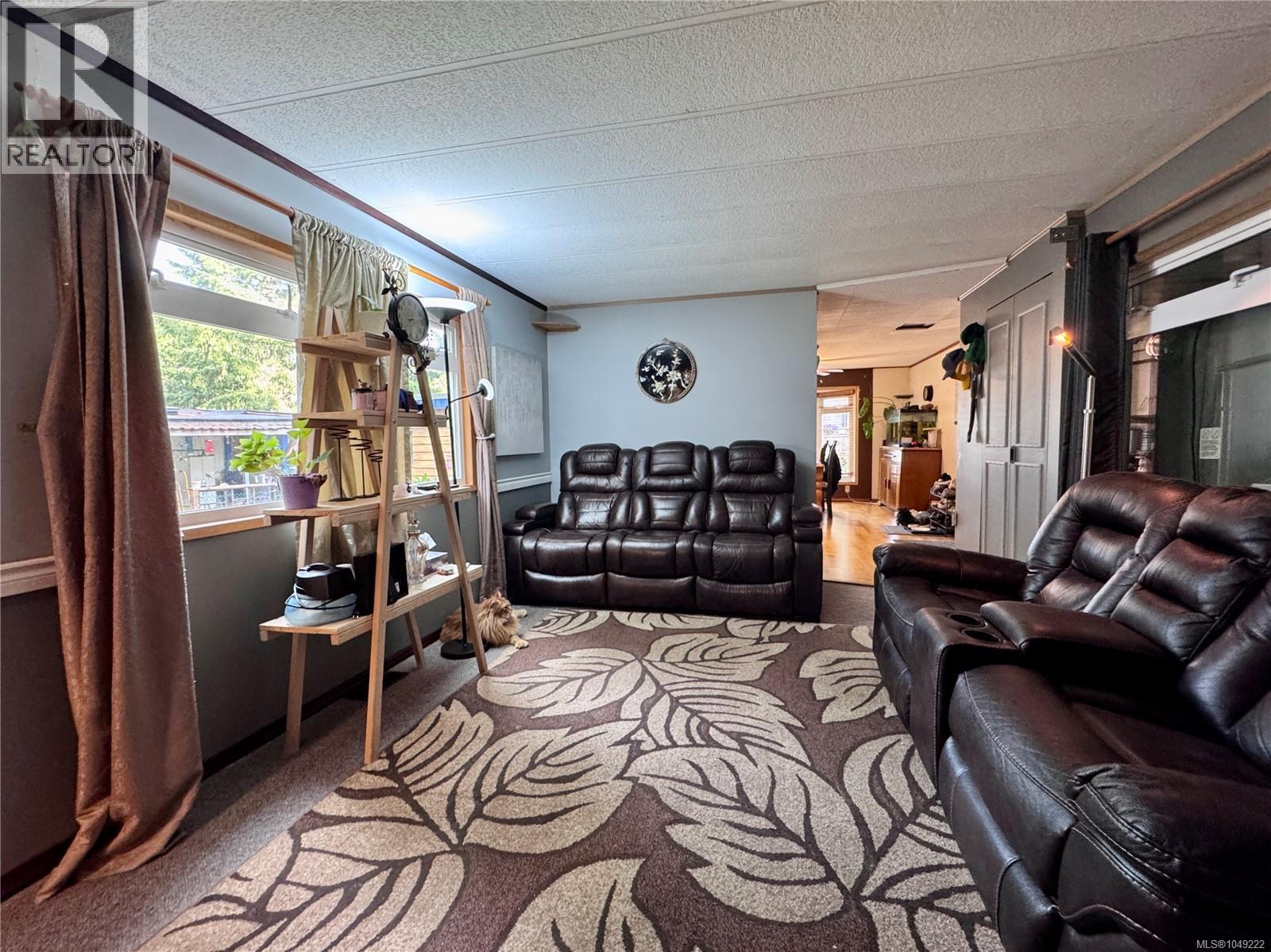 #11 6225 Lugrin Rd - 7