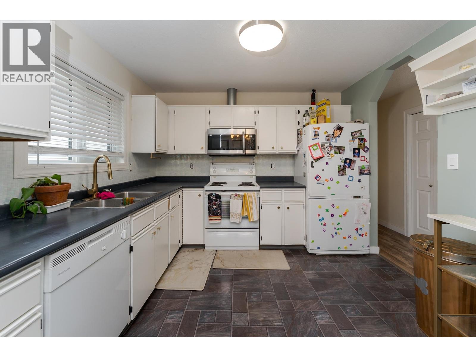 2905 CHRISTOPHER CRESCENT - 8