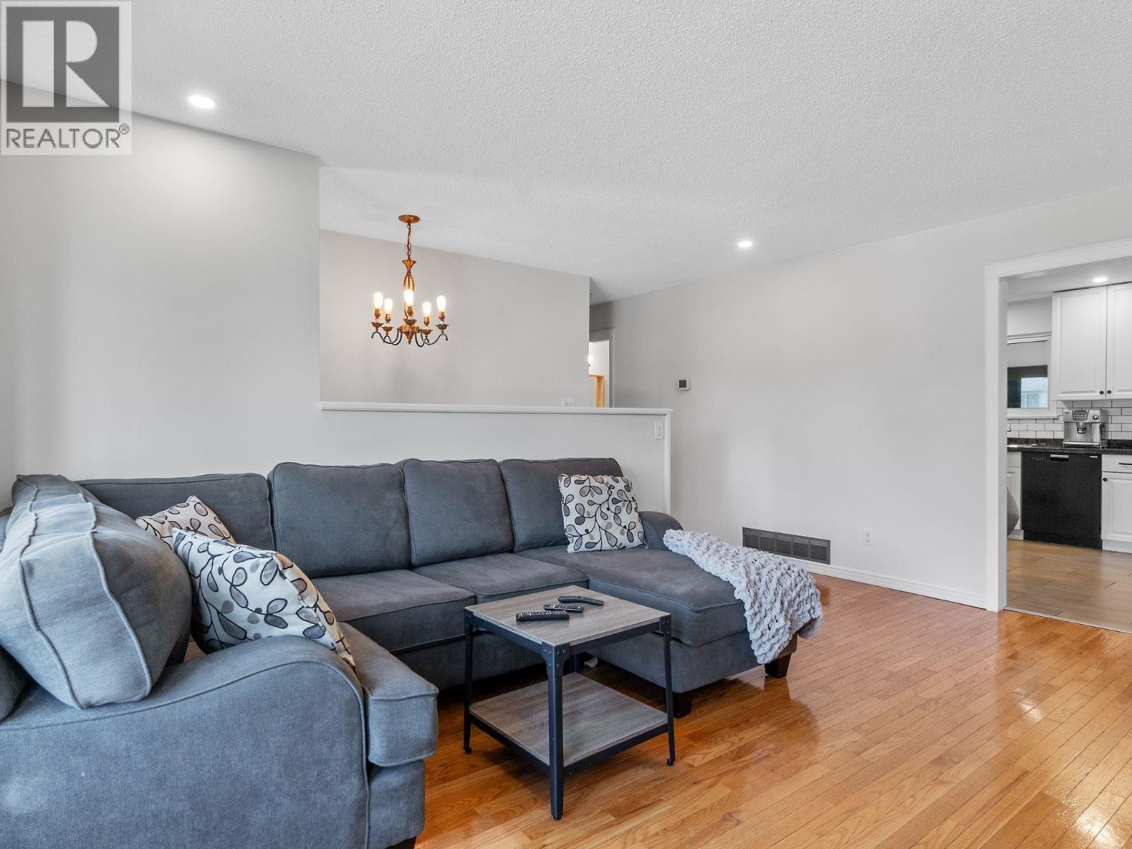 20360 THORNE AVENUE, Maple Ridge — photo 4