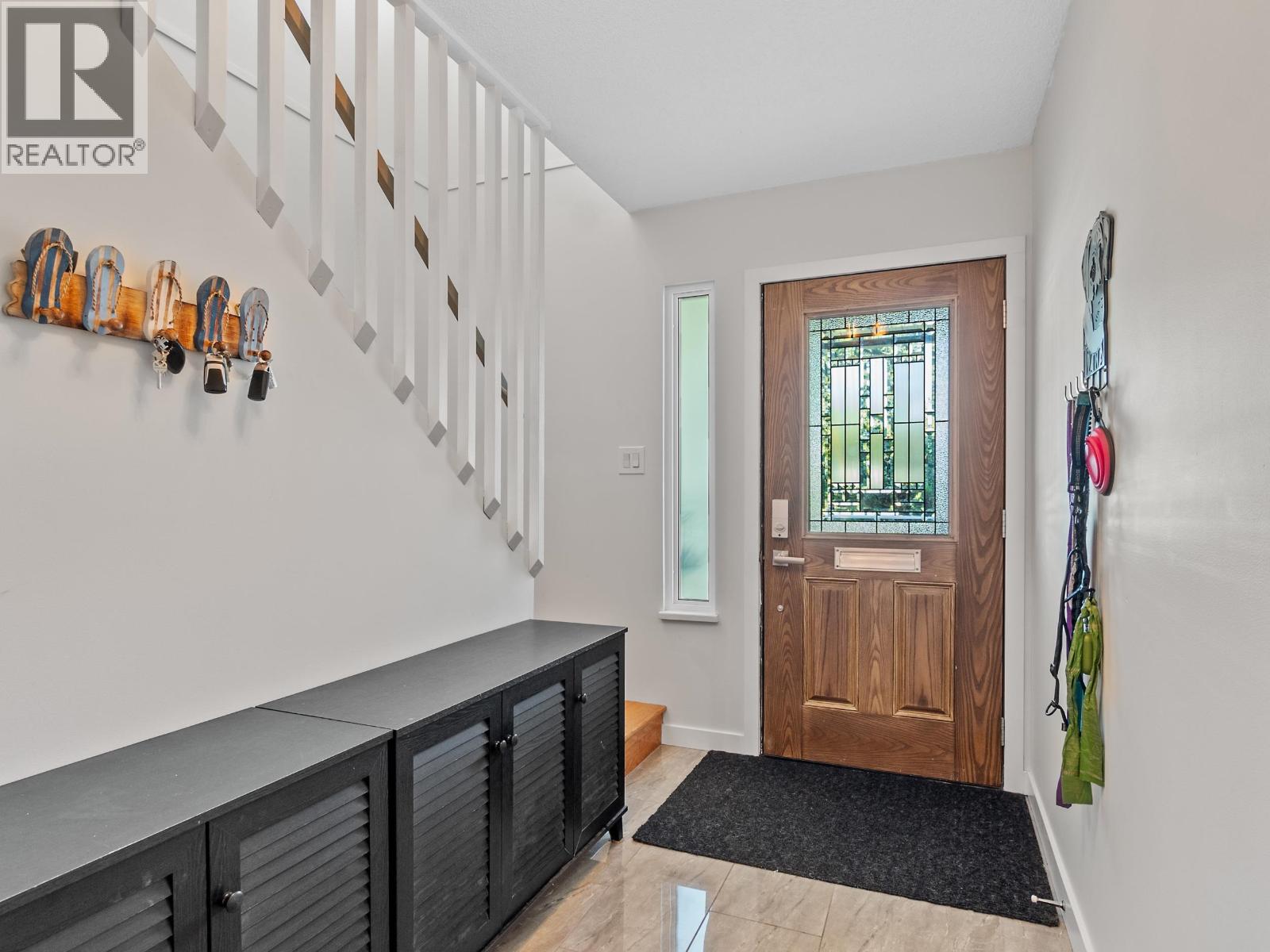 20360 THORNE AVENUE, Maple Ridge — photo 2