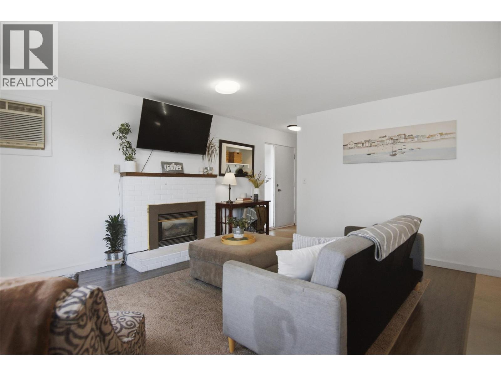 15 Galena Avenue, Logan Lake