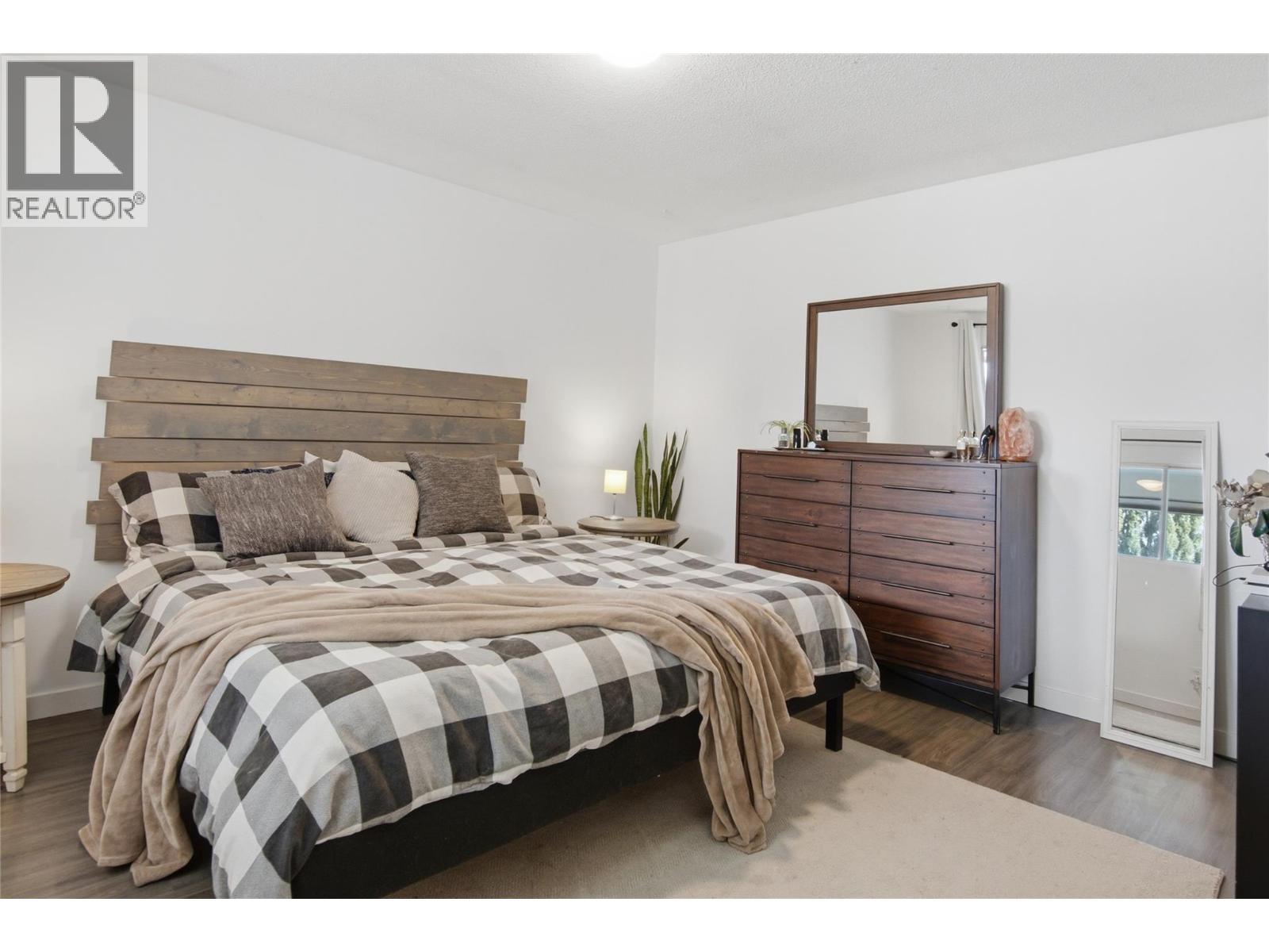 15 Galena Avenue - 17