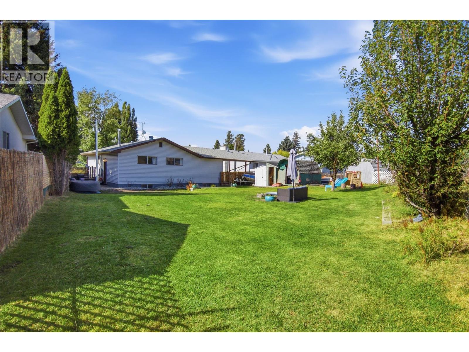 15 Galena Avenue, Logan Lake