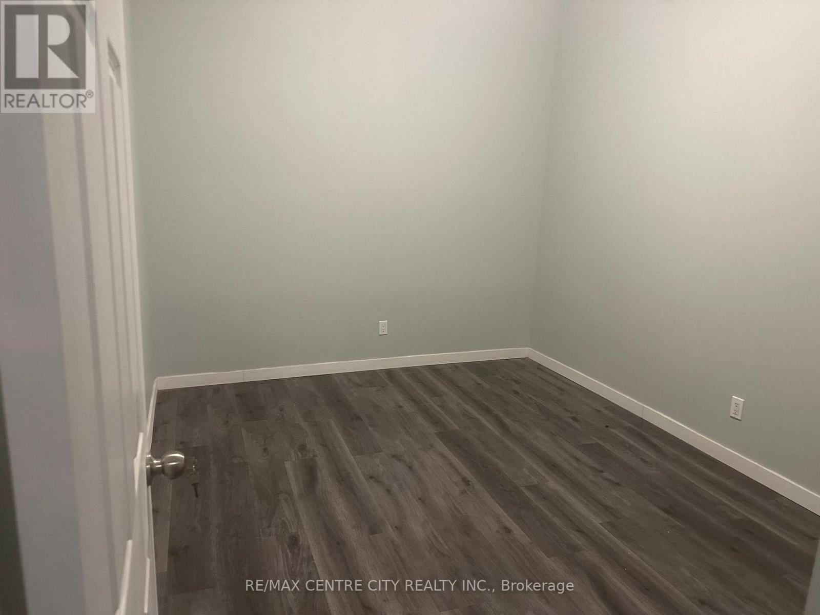 1 - 362 RICHMOND STREET, London East (East K) — photo 2