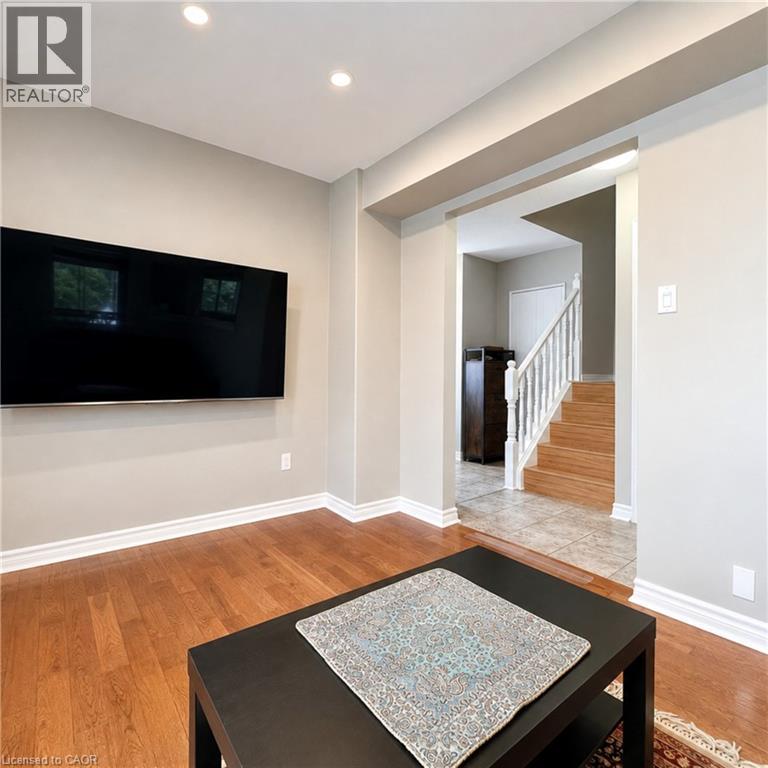 3 Bed, 3 Bath House for Rent in London – 831 DEVERON Crescent, London - Image 13
