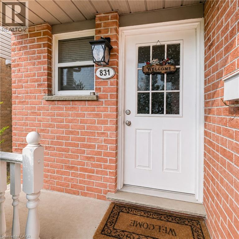 3 Bed, 3 Bath House for Rent in London – 831 DEVERON Crescent, London - Image 4